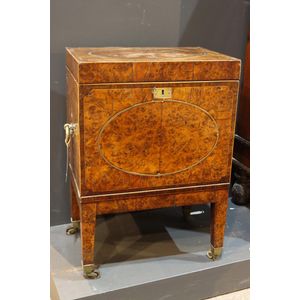 Burr elm cellarette, c.1805 Regency with brass oval inlay and&hellip;