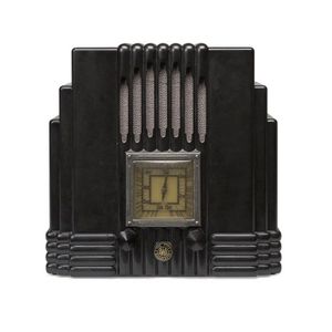 The Fisk Radiolette AWA Empire State mantel radio, black…