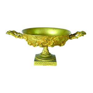 A fine quality 19th century French gilt bronze two-handled…