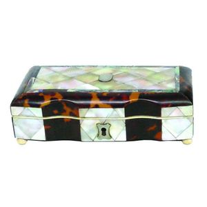 A good 19th century tortoise-shell and mother of pearl vanity…