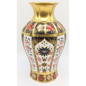 Royal Crown Derby (England) vases and urns, Imari and Old