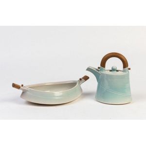 Chris Weaver New Zealand ceramic teapot and serving dish,&hellip;