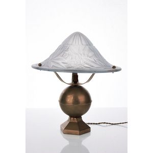 French Art Deco glass table lamp, c. 1925, the cone shape…