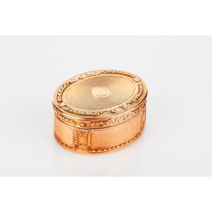 Swiss Vari-Color gold snuff box, c. 1800, 18ct yellow gold, of…