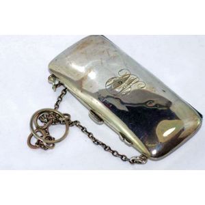 English Edwardian Beaten Sterling Silver Purse