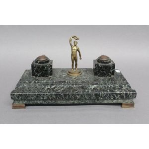 French marble and bronze figural ink well, 16 cm high, 35 cm…