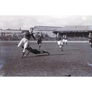 1930 Wallabies v Lions: Glass plate negatives (15) in small box…
