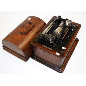 Vintage Edison wood cased 'Fireside' phonograph in wood case…