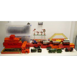 Extensive Hornby clockwork model train collection including 2…