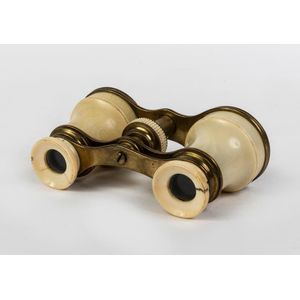 A pair of brass mounted ivory opera glasses, 19th century, 5.4…