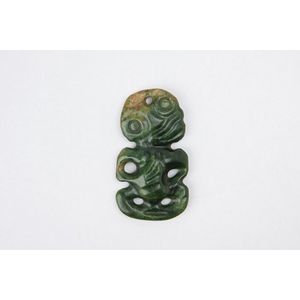 Pre-European and later Maori tiki made from greenstone / pounamu ...