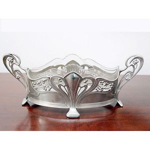 Art Nouveau plated jardiniere, 30 cm long, 11 cm high