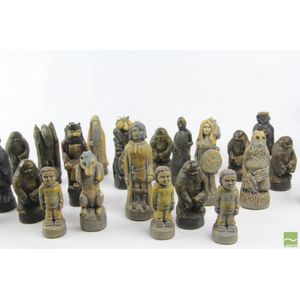 Hand carved chess pieces attributed to Lord of the rings early…