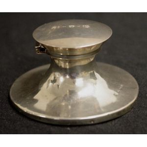 George V sterling silver inkwell Birmingham 1912, makers Gold &…