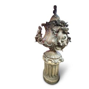Impressive pair of 20th century rococo style urns, covers and…