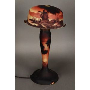 Muller Freres (1895- 1933) cameo glass table lamp, c.1900, with&hellip;