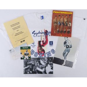 Boxing assortment with 3 photos of Lionel rose including. Press…