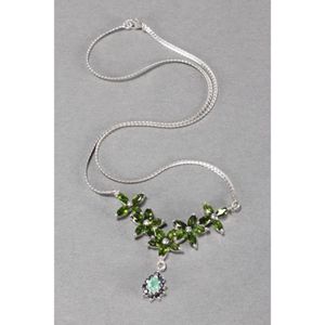 Lady's green stone and silver necklace, in the form of five…
