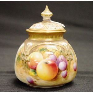 Royal Worcester Porcelain shops Pot Pourri Jar and Cover, Puce Mark Royal Worcester England 1892, shape No.1326, H.10cm, W.12cm