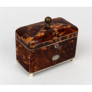 A Georgian tortoiseshell domed tea caddy, circa 1800, finely…