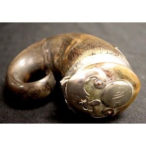Antique Scottish silver & horn mull silver cap, shield, and…