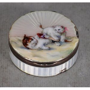 Continental silver & enamel box with playful kittens scene, 5…