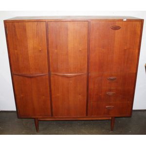 Mid-century furniture by Chiswell (Australia) - price guide and values