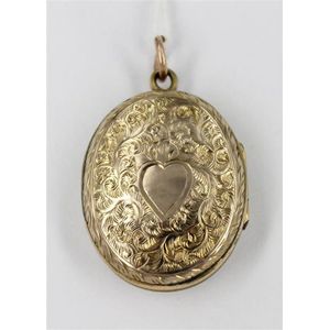 mourning or photograph locket - price guide and values