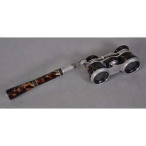 Pair of tortoiseshell opera glasses with telescopic handle,…