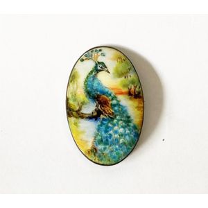Mamie Venner (1881-1974) Australia, an oval porcelain brooch,&hellip;