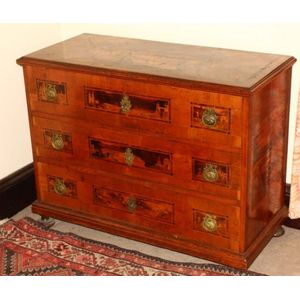 Antique Italian commode or chest - price guide and values