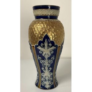 A fine English antique Wedgwood vase on rich gold, blue and&hellip;