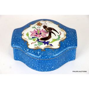 A German porcelain trinket box, circa 1900, Swaine & Co.…