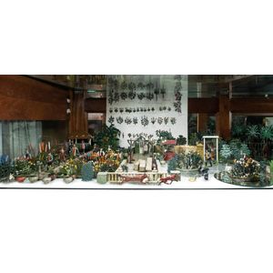 Britains miniature gardening. Large group of approx. 400 +…