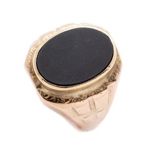 A vintage 9ct gold onyx gents signet ring, bezel set with an&hellip;