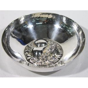 A hand-beaten silver-plate fruit bowl by Whitehill, diameter 18…