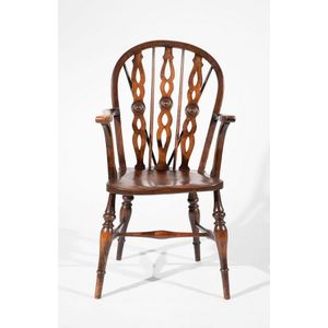 Elm and beech Windsor chair, with three pierced vertical splats&hellip;
