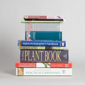 A collection of gardening and Hobby books, Titles include,…