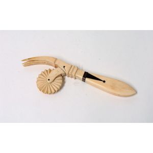 Marine ivory and tortoiseshell pastry wheel - Kitchenalia - Zother ...