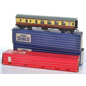 Three Hornby Dublo tinplate Western Region brown/cream coaches…