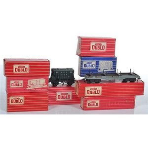 Eight Hornby Dublo goods rolling Stock, including 4463…