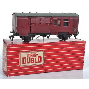 Hornby Dublo 4315 BR horse box with horse, maroon with grey…