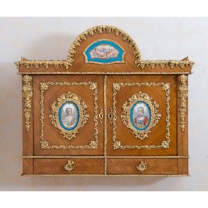 A Louis XV style gilt metal and porcelain medallion mounted…