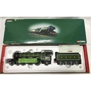 Corgi 'Flying Scotsman' and tender CC99902 limited edition…