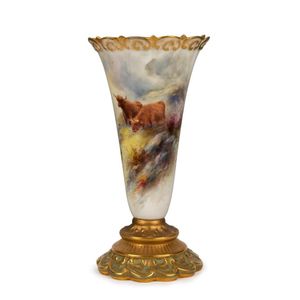 Royal Worcester elegant English porcelain vase decorated with…