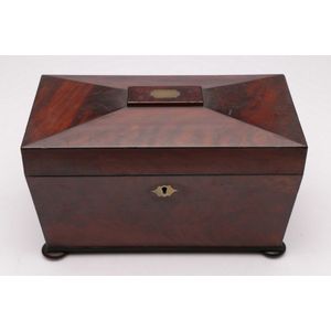 A Georgian mahogany tea caddy, height 20 cm, width 31.5 cm,…