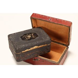 Georgian tortoiseshell snuff box, 18th century, of rectangular…