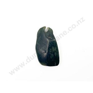 Pounamu pendant, river polished tangiwai (bowenite). Broken out…
