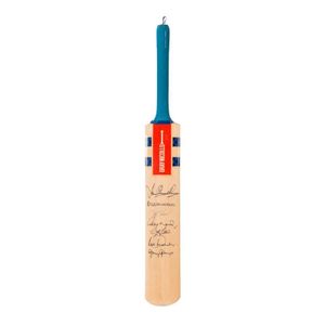 Signed Cricket Bat: Full size 'Gray-Nicolls' Cricket Bat with 7…