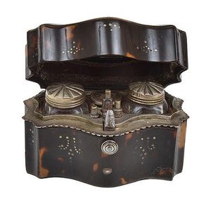 A Georgian tortoiseshell etui early 19th century with a…